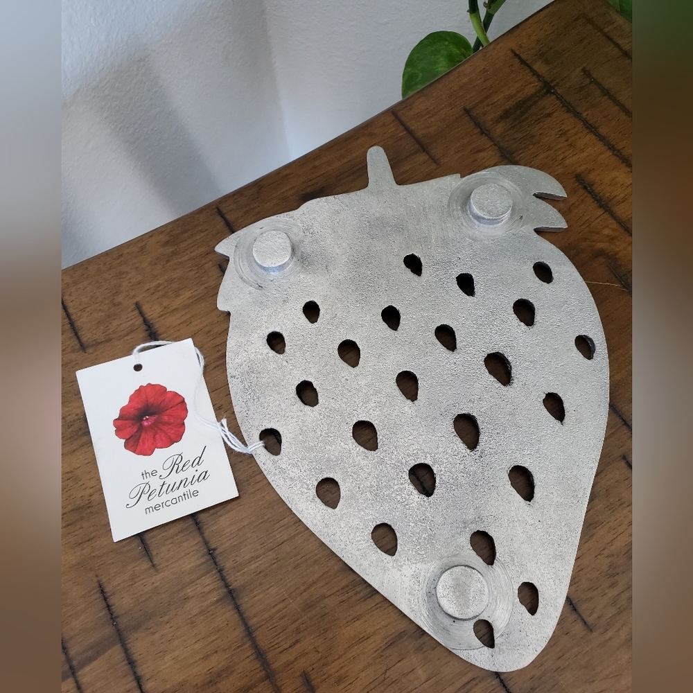 Large Trivet- Its A Strawberry! - Picture 2 of 4